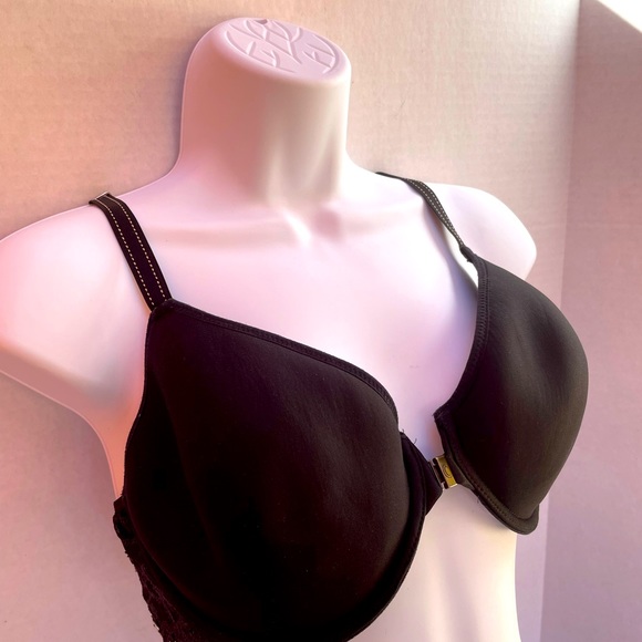 Chantelle Intimates & Sleepwear Chantelle Front Opening Bra 34dd